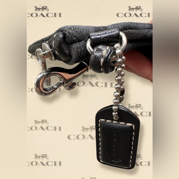 β¨ COACH Black Signature Jacquard Wristlet | EUC | MSRP $98 β¨ - Picture 6 of 7